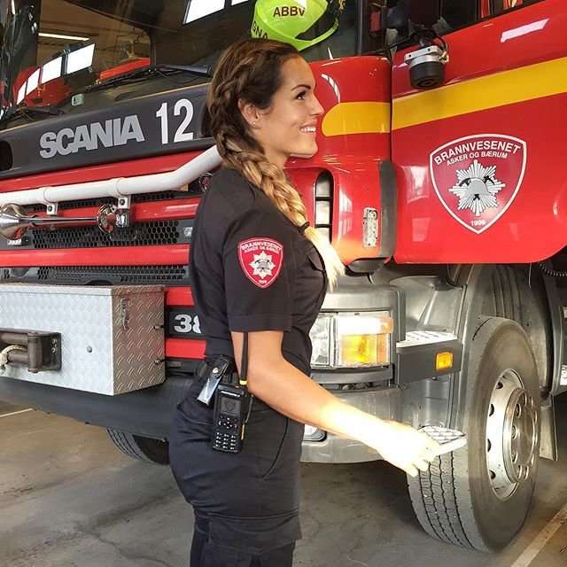 Женщина - огонь: самая сексуальная пожарная в мире