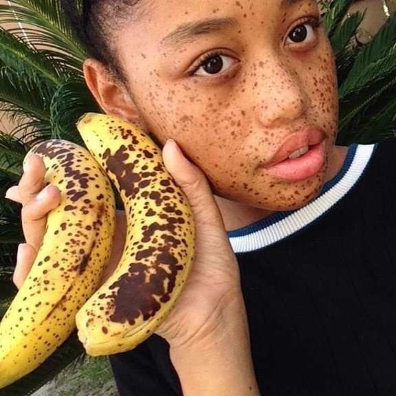 Девушка, похожая на спелый банан, стала моделью