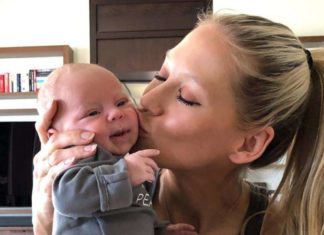 «Красиві дівчата»: Анна Курнікова показала танець з донькою під пісню Енріке Іглесіаса.