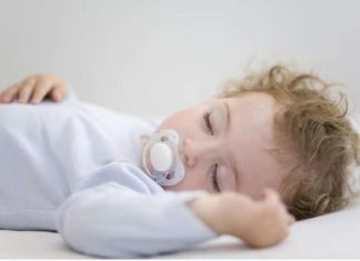 Як навчити дитину засинати самостійно.