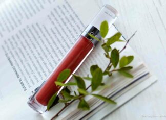 Ненудний догляд за губами: бальзам для губ róen kiss my… Liquid lip balm у відтінку charlie