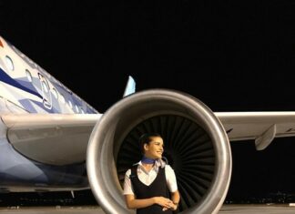 » я ненавиділа свої груди«: найкрасивіша стюардеса росії розповіла про свої комплекси