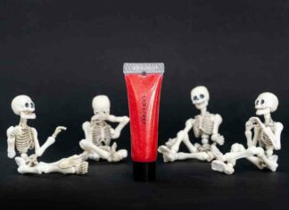 Ультрасяючий блиск для губ shiseido shimmer gel у відтінку 07 shin-ku red