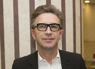 “вище тата, краше мами”: валерій сюткін поділився рідкісними кадрами з 25-річною дочкою