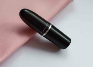 Матова губна помада mac lipstick matte nude у відтінку velvet teddy
