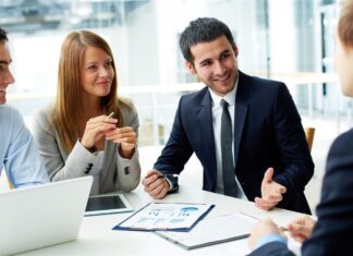 Як потрапити на роботу в рекламне агентство і зробити там кар’єру