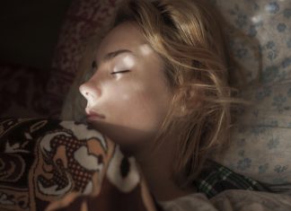 Ранкове кайдани: чому так важко прокидатися і як вибратися з цієї пастки