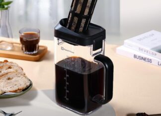 За словами тих, хто вже спробував цю кавоварку, вона “видатна” і не займе багато місця в холодильнику
