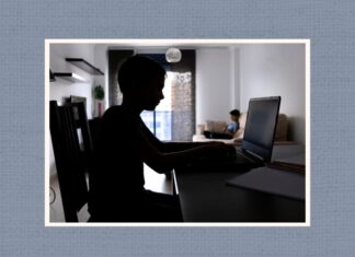 Новий звіт попереджає, що цифрова культура визначає дитинство – більше, ніж батьки чи школи