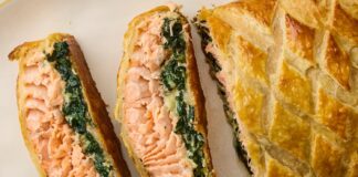 Вишукана сьомга в листковому тісті: напрочуд простий рецепт