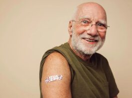 Онкохворі, які отримали вакцину від COVID, жили набагато довше