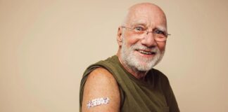 Онкохворі, які отримали вакцину від COVID, жили набагато довше