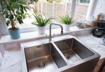 Як очистити кухонну мийку: практичний посібник