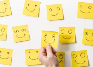 Щастя досягає піку з віком: наука розкриває причини