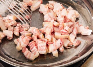 Чому бекон стає м’яким і як кухарі цього уникають