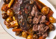 Тушкована тушкована яловичина з японським каррі: оновлення смаку