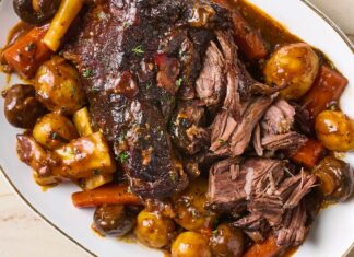 Тушкована тушкована яловичина з японським каррі: оновлення смаку