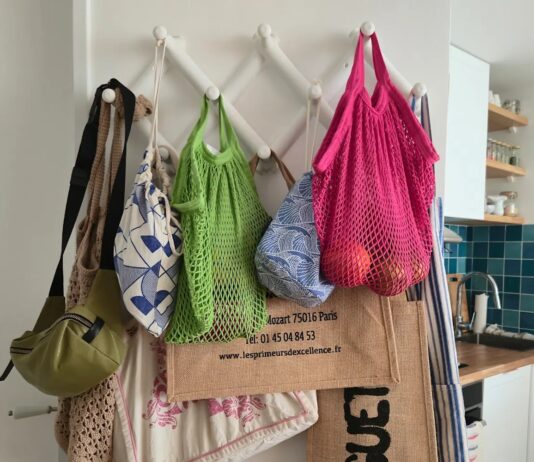 (Практично безкоштовний) розумний французький трюк, який миттєво подвоїв мої кухонні місця