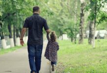 Подолання Дитячих Тяжок: Стійкість, Травма та Лікування