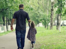 Подолання Дитячих Тяжок: Стійкість, Травма та Лікування