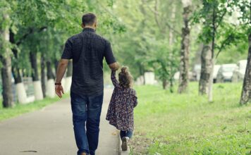 Подолання Дитячих Тяжок: Стійкість, Травма та Лікування