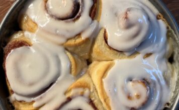 Кулінарний лайфхак за 2 долари: секрет ідеальних соковитих булочок з корицею