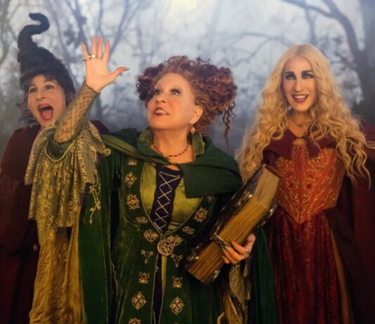 Zo bouw je een griezelige Disney+ wachtrij voor je Summerween-feest